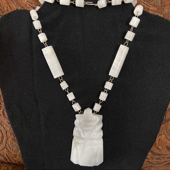 Vintage agate carved necklace - Picture 3 of 9